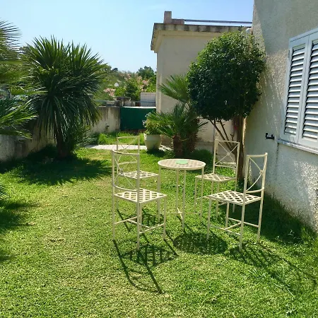 Dama Villaggio Del Golfo